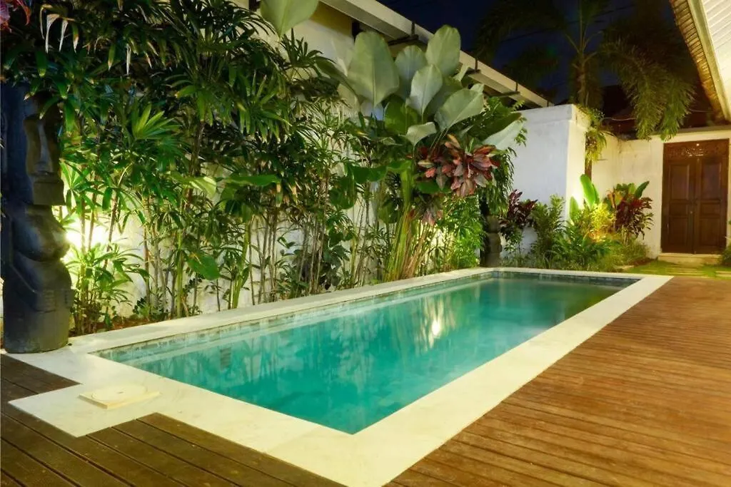 T&J2 - Central Petitenget 2Br Villa, Walk To Beach Umalas